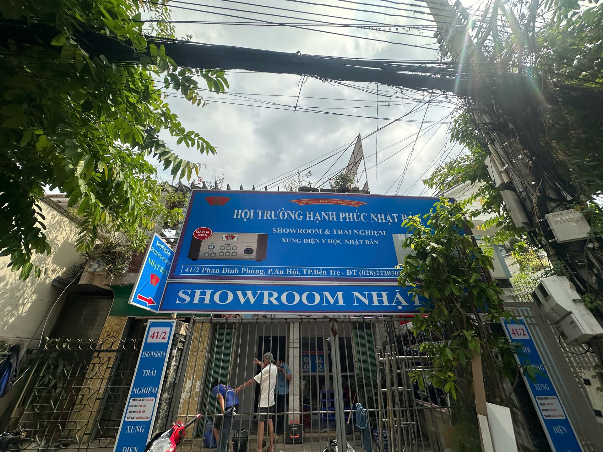 Thi Công Showroom Hội Trường Hạnh Phúc Bến Tre