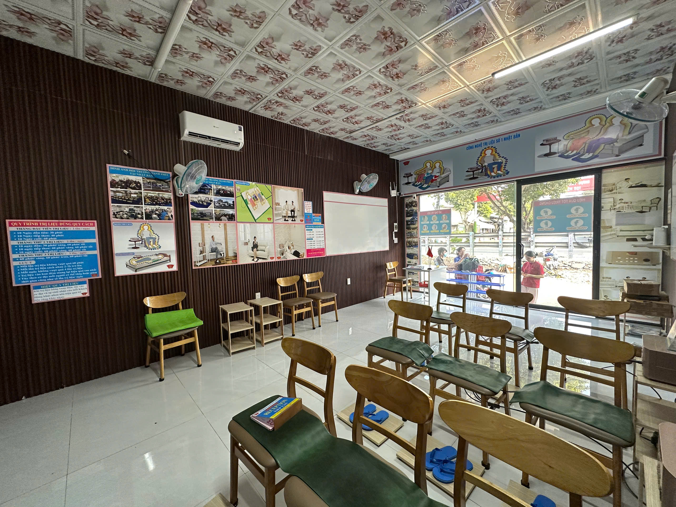 Khu vực trưng bày thiết bị GH14000 tại showroom Dĩ An