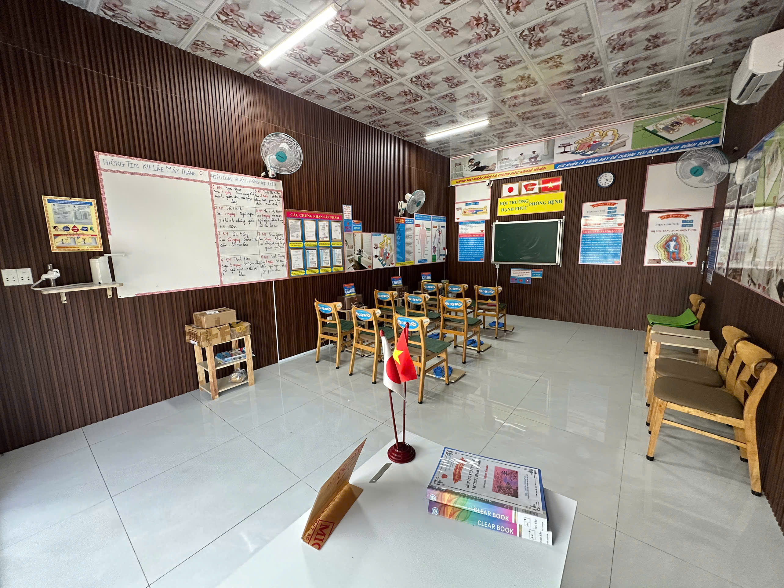 Không gian cộng đồng tại showroom Hội Trường Hạnh Phúc Dĩ An