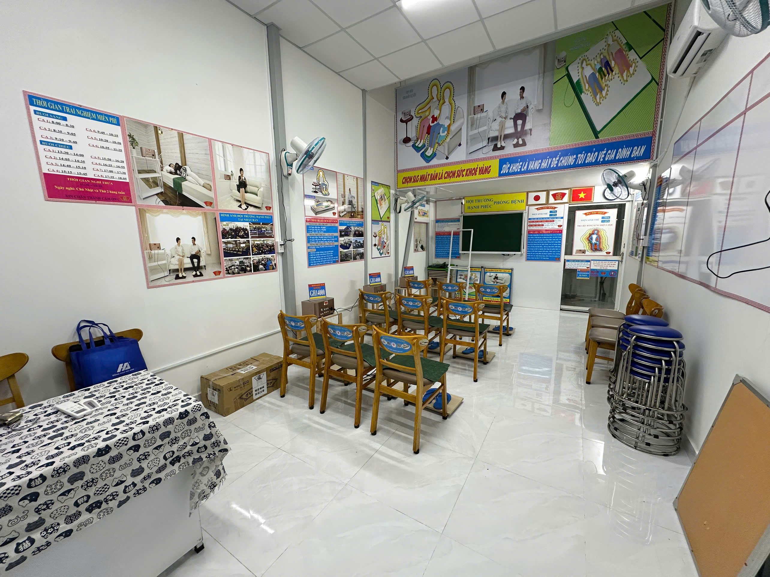 Khu vực trưng bày thiết bị GH14000 tại showroom Quận 7