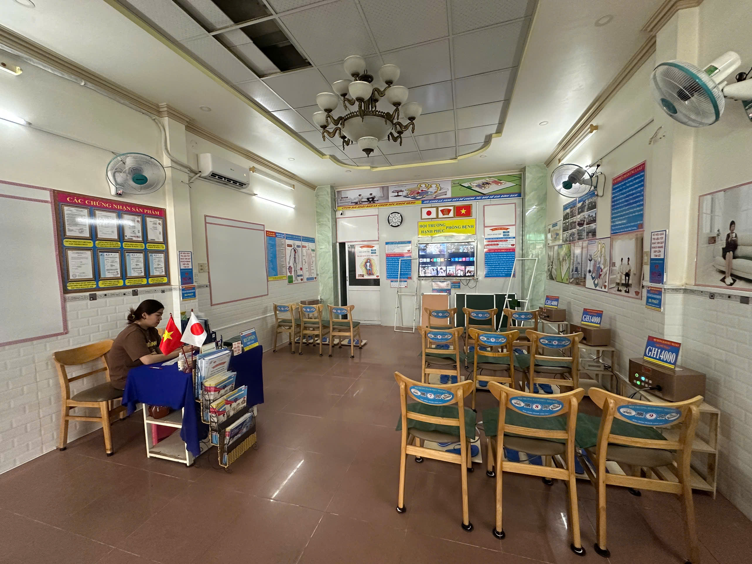 Không gian cộng đồng tại showroom hoitruonghanhphuc SacDec
