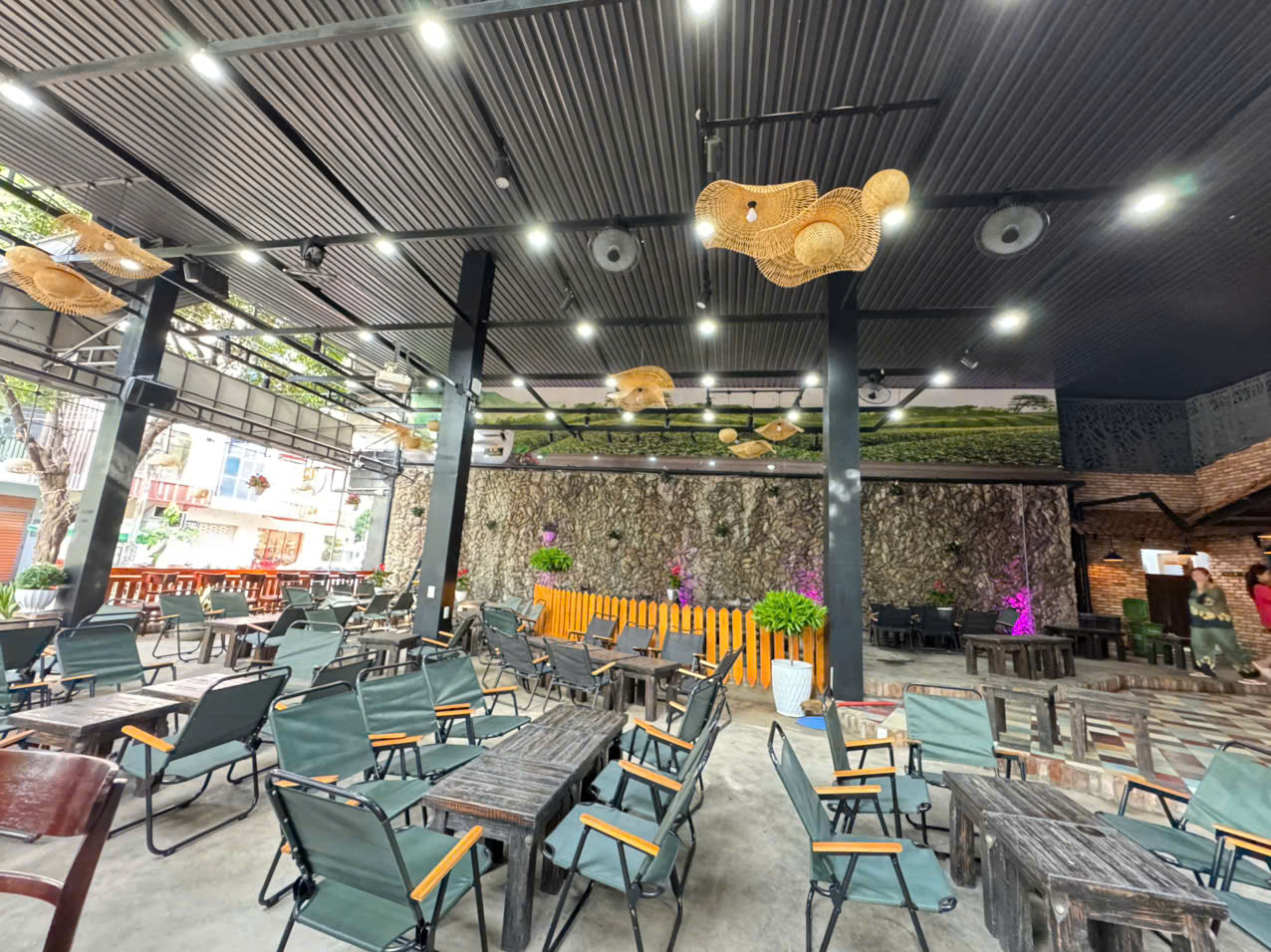 Ly cà phê nguyên chất tại Sóc Coffee Tân Phú