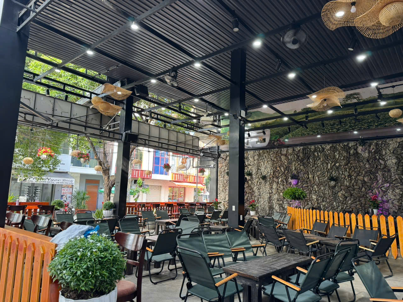 Biển hiệu Sóc Coffee Tân Sơn Nhì